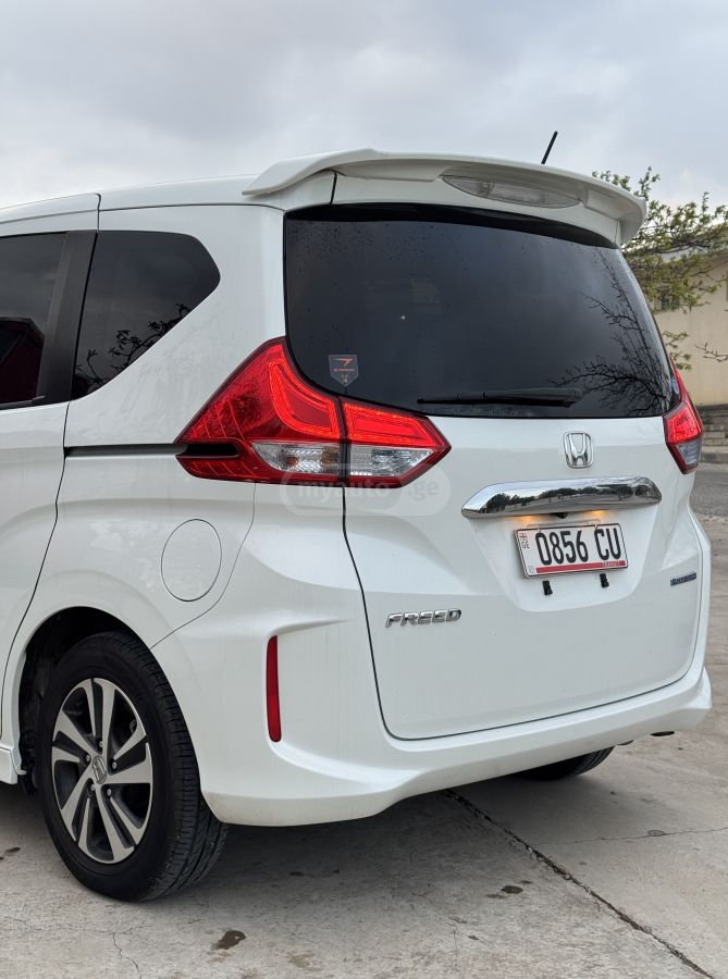 Honda Freed - фото 6