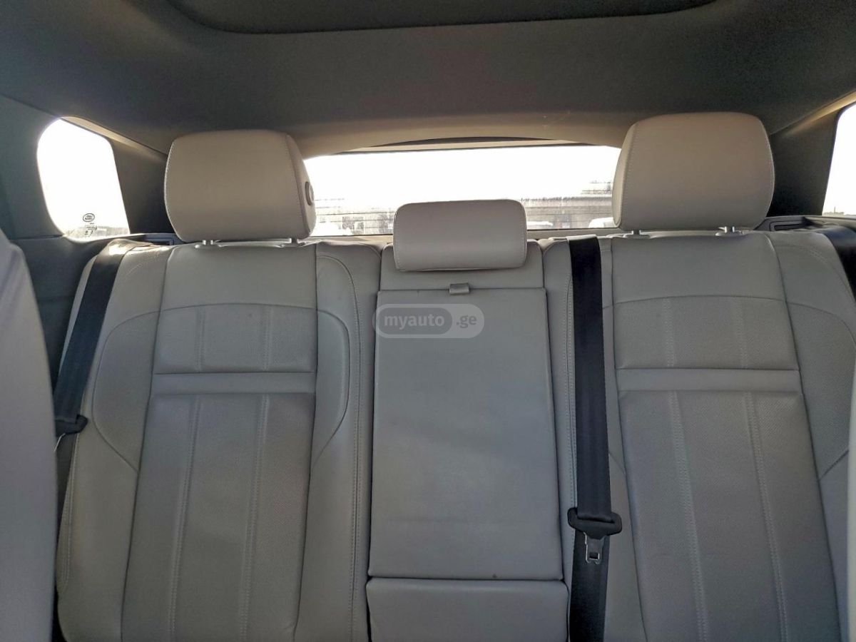 Land Rover R-Dynamic HST All-Wheel Drive — миниатюра 6