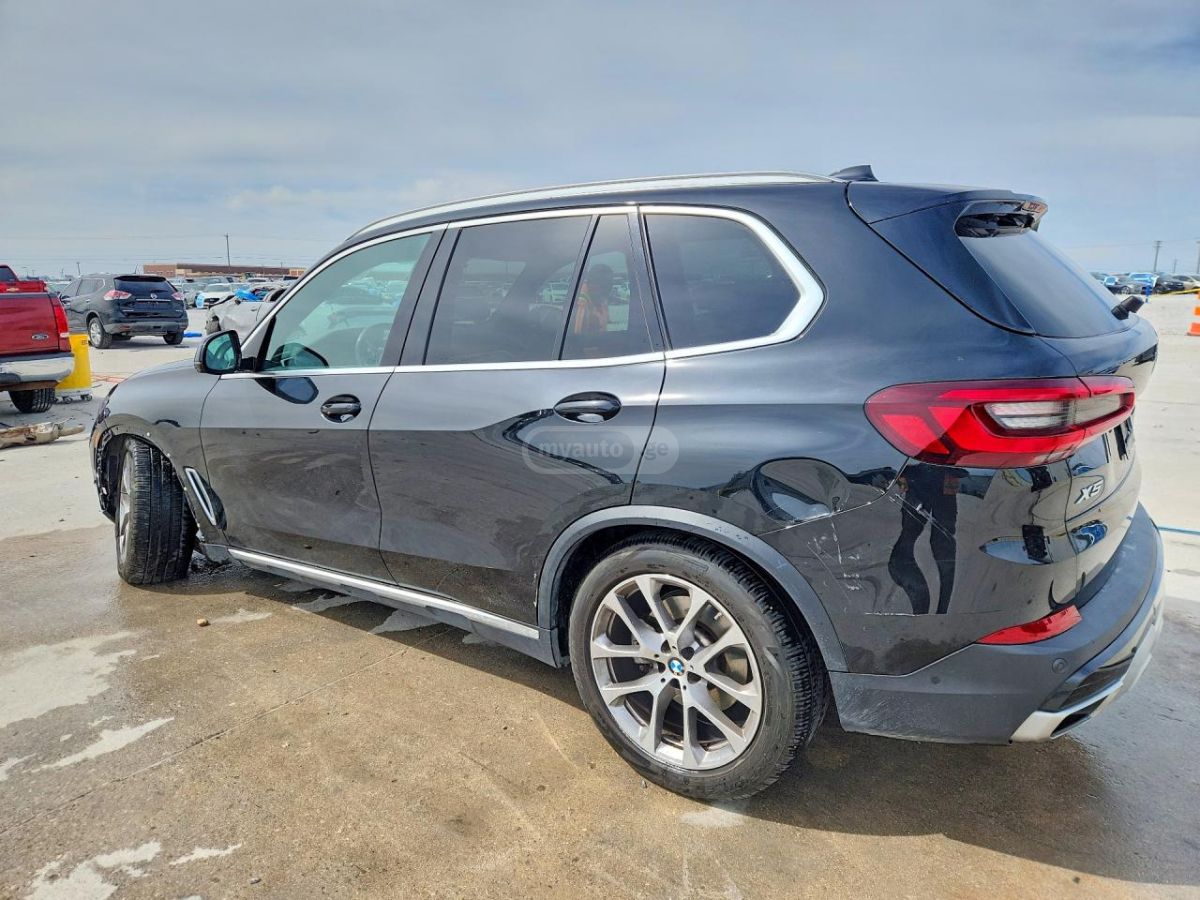 BMW X5 - фото 2