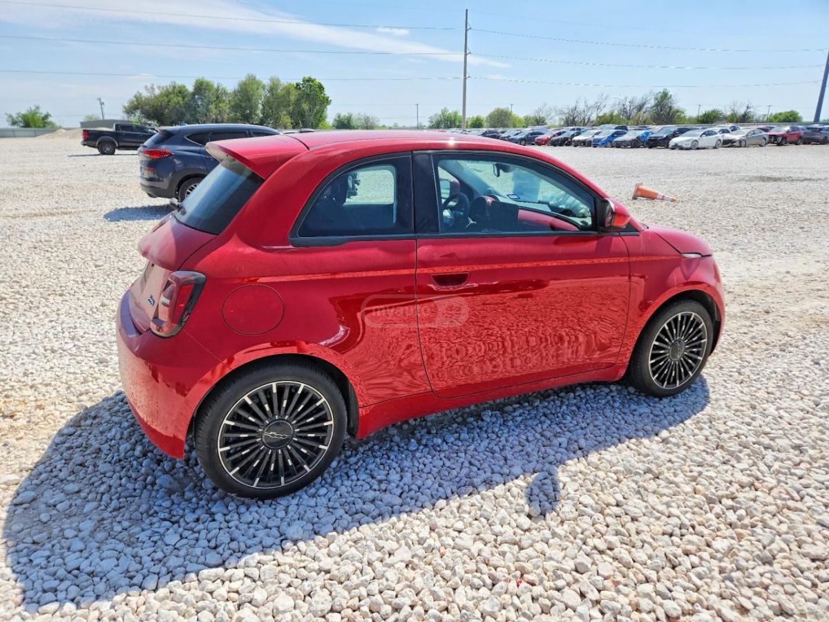 Fiat 500e - фото 3