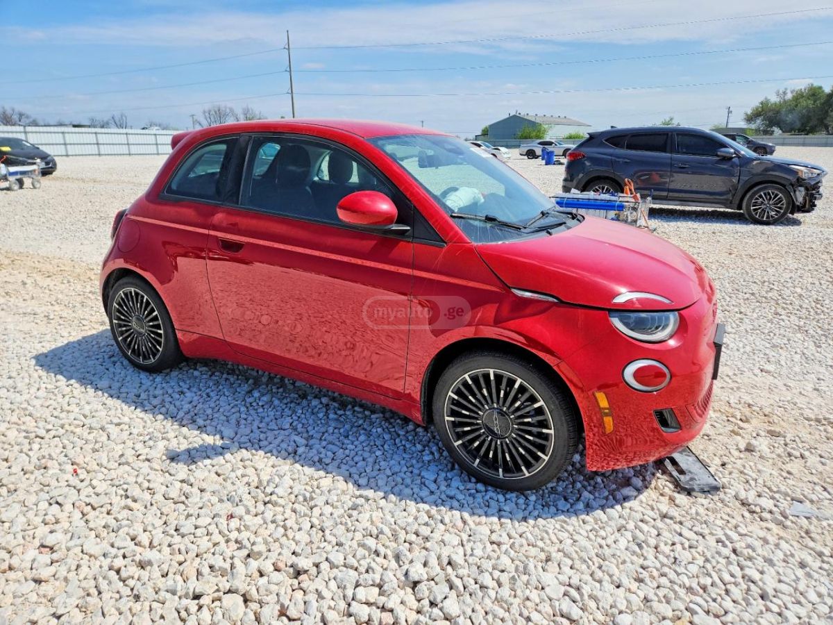 Fiat 500e - фото 4