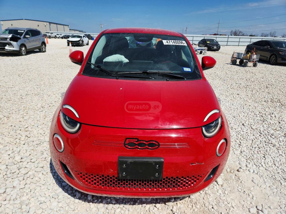 Fiat 500e - фото 5