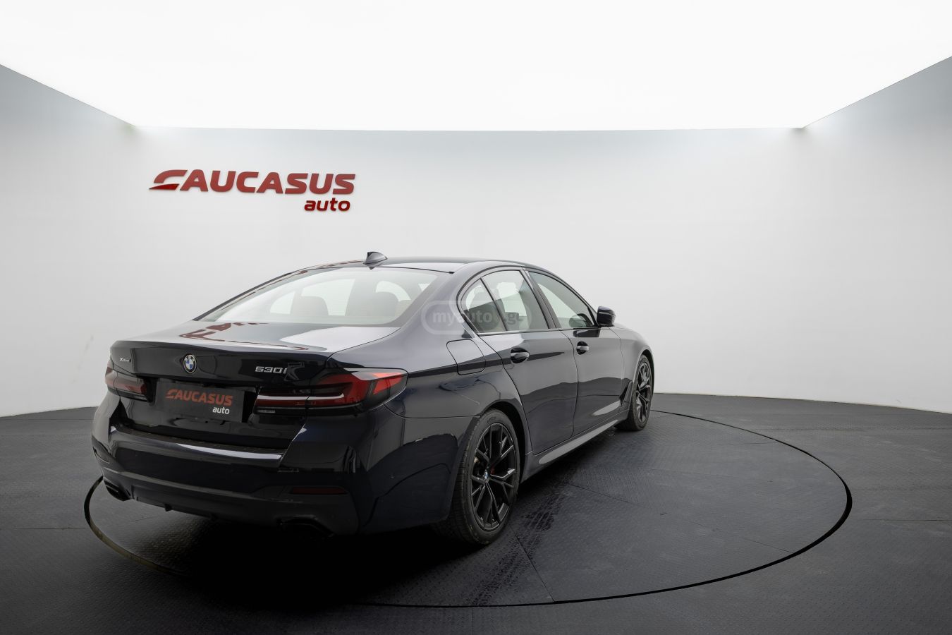BMW Bmw 530xi — миниатюра 10