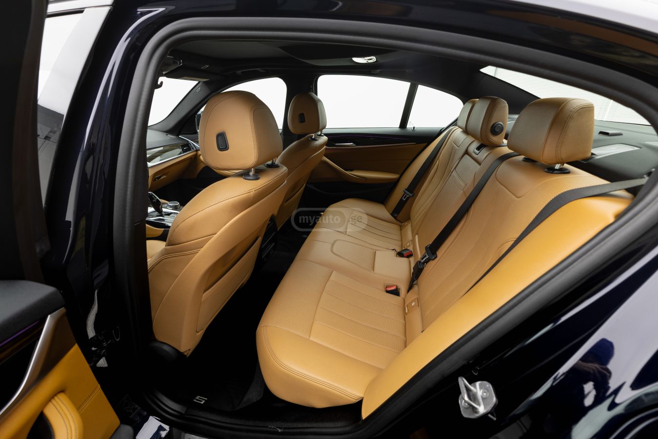 BMW Bmw 530xi — миниатюра 2