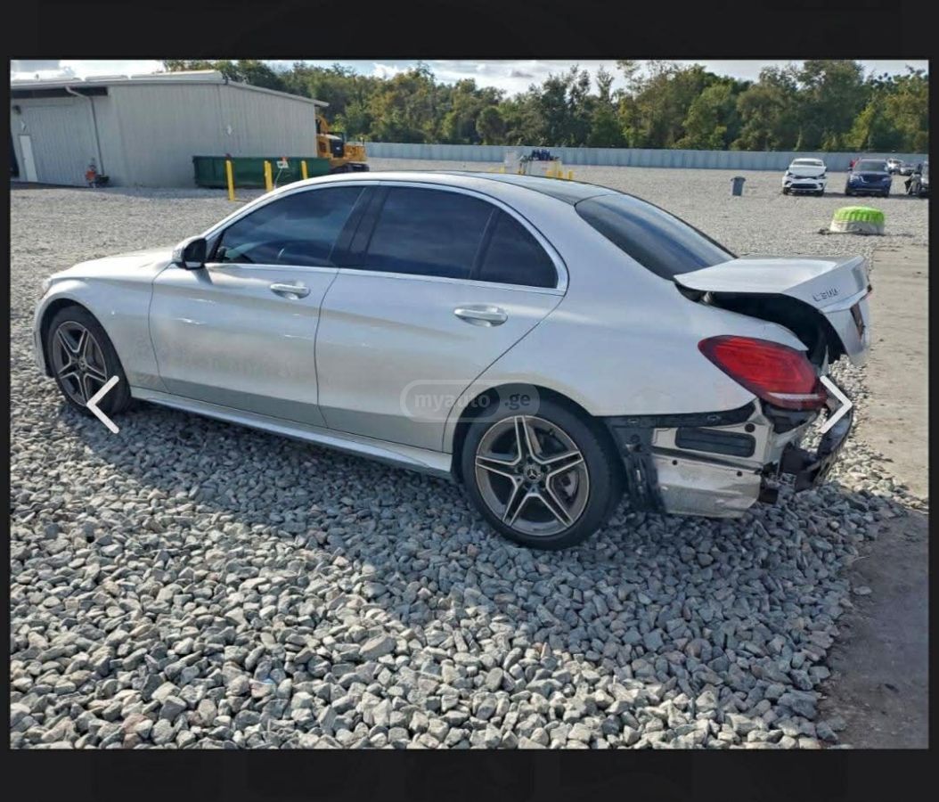 Mercedes-Benz C 300 - фото 2