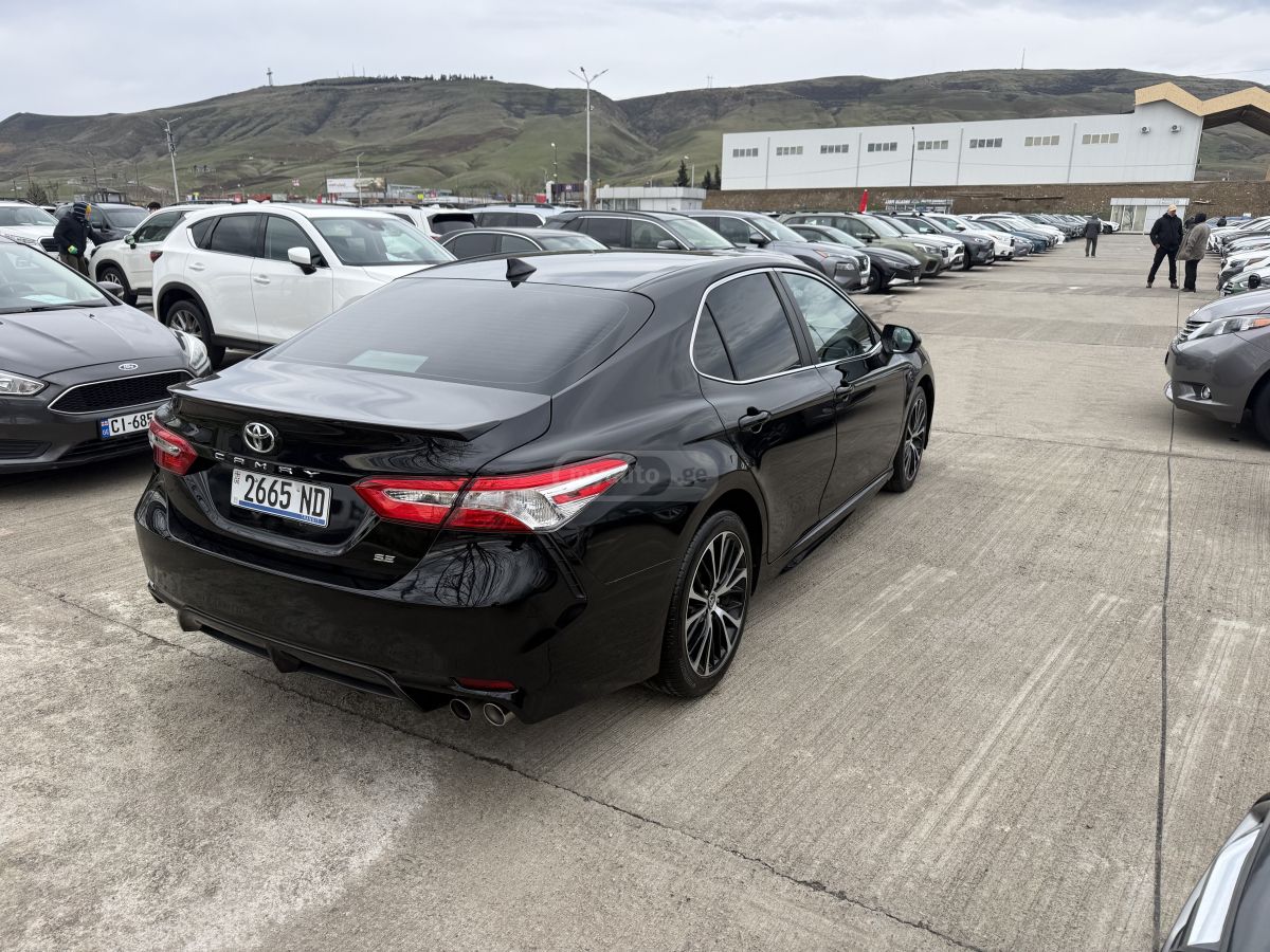 Toyota Camry - фото 7