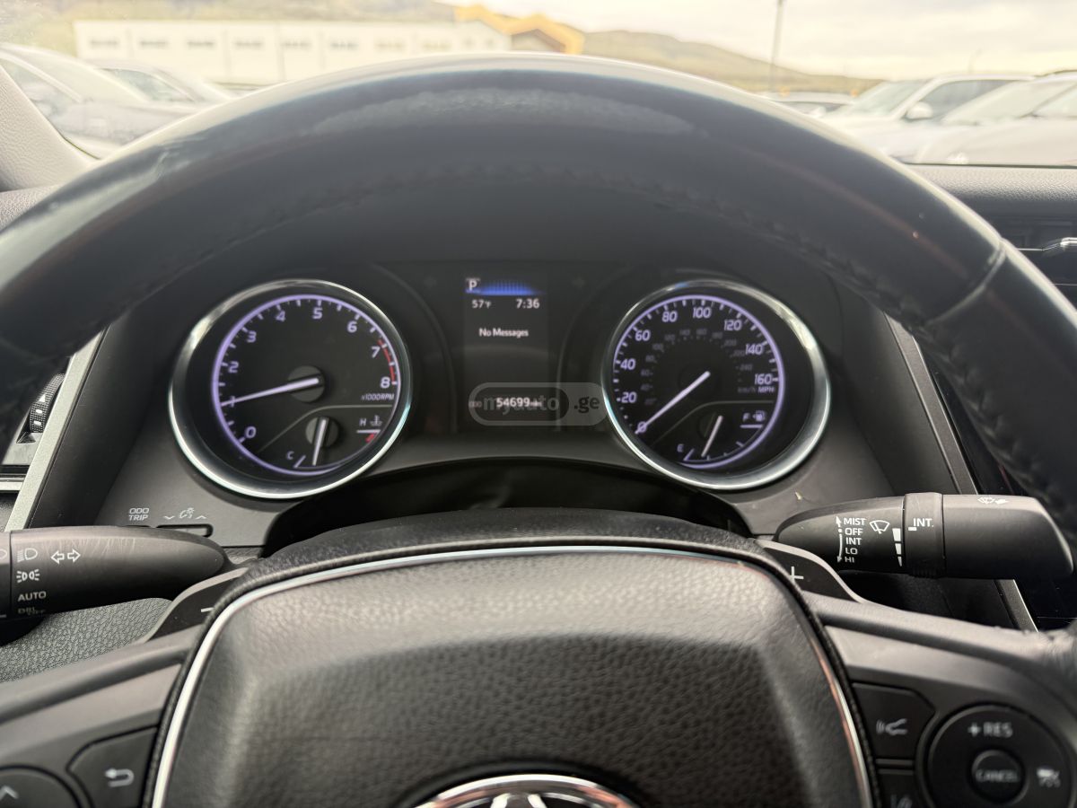 Toyota Camry - фото 8