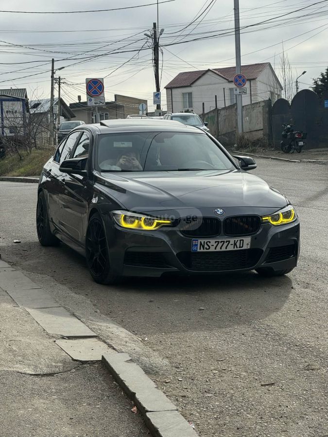 BMW 320 - фото 1