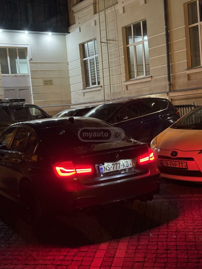 BMW 320 - фото 2