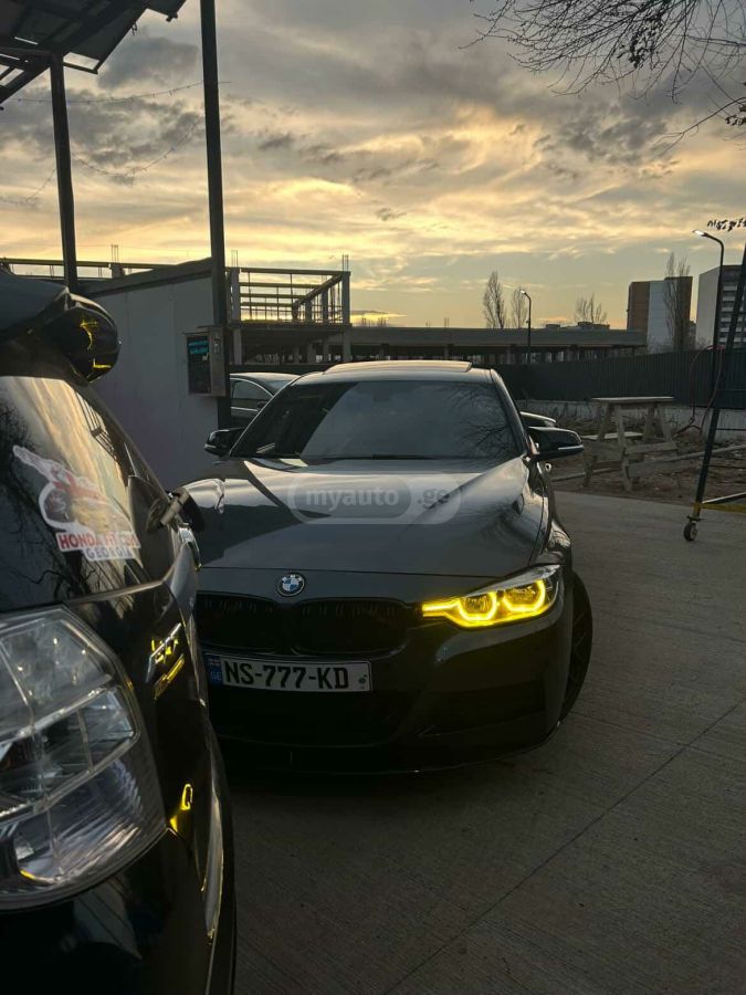 BMW 320 - фото 3