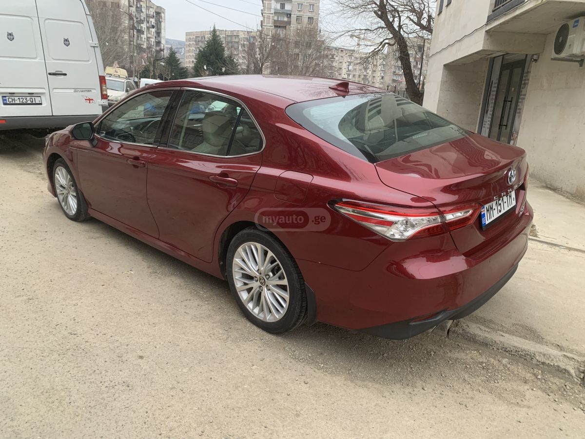 Toyota XLE 4dr Front-Wheel Drive Seda — миниатюра 3