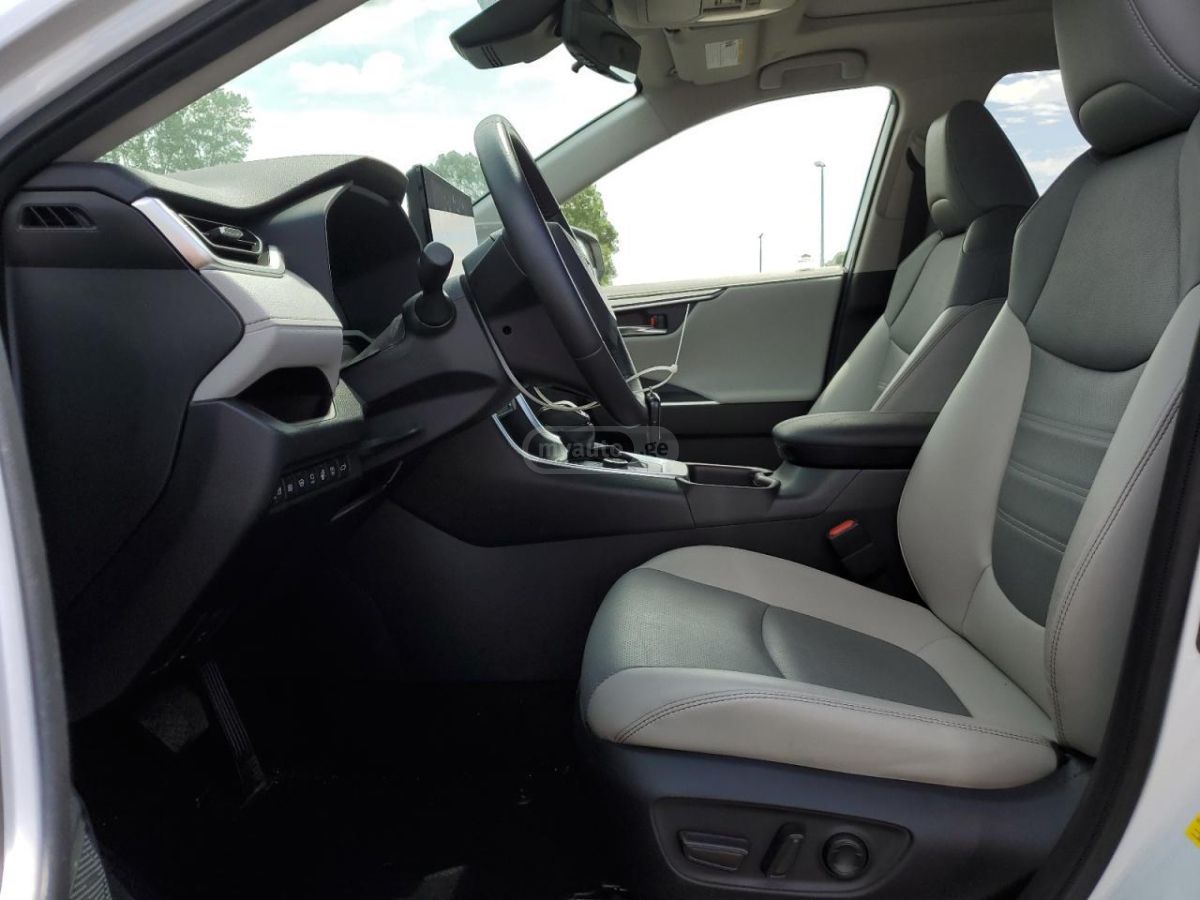 Toyota Rav 4 - фото 5