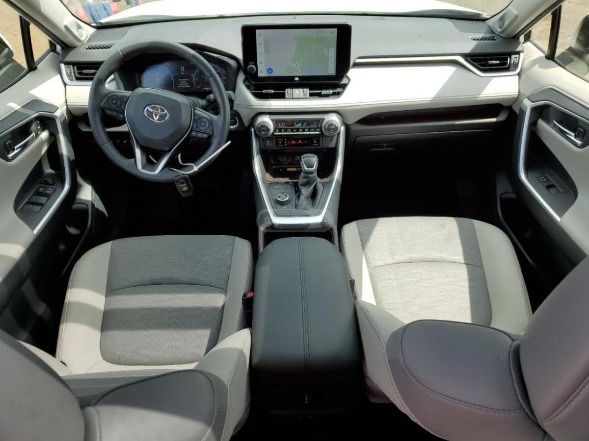 Toyota Rav 4 - фото 6