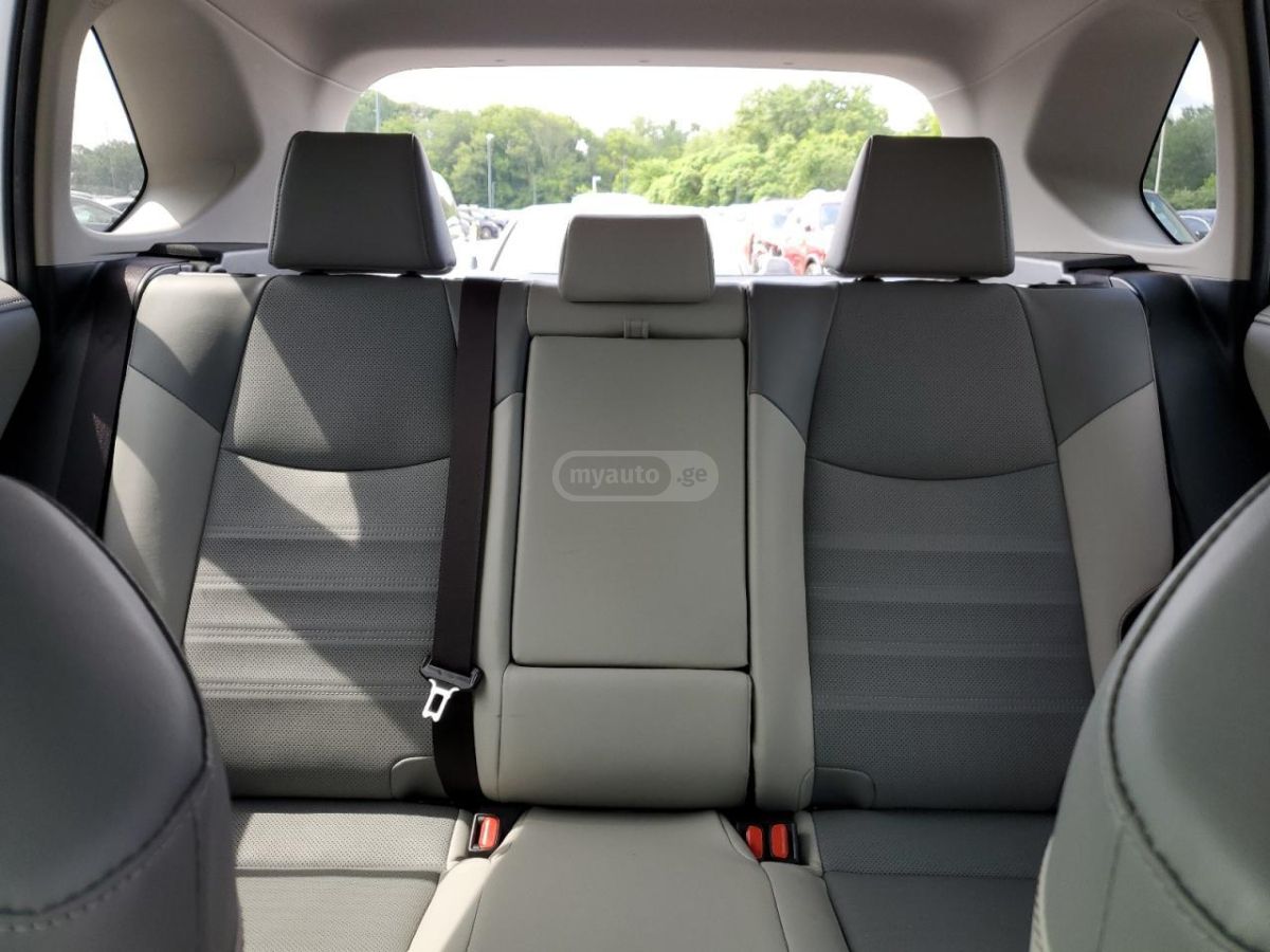 Toyota Rav 4 - фото 7