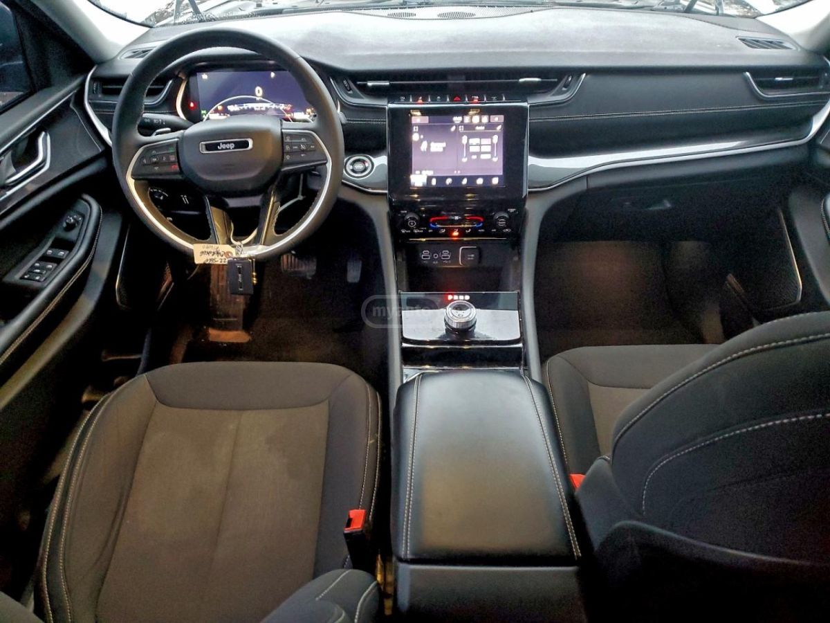 Jeep Grand Cherokee - фото 8