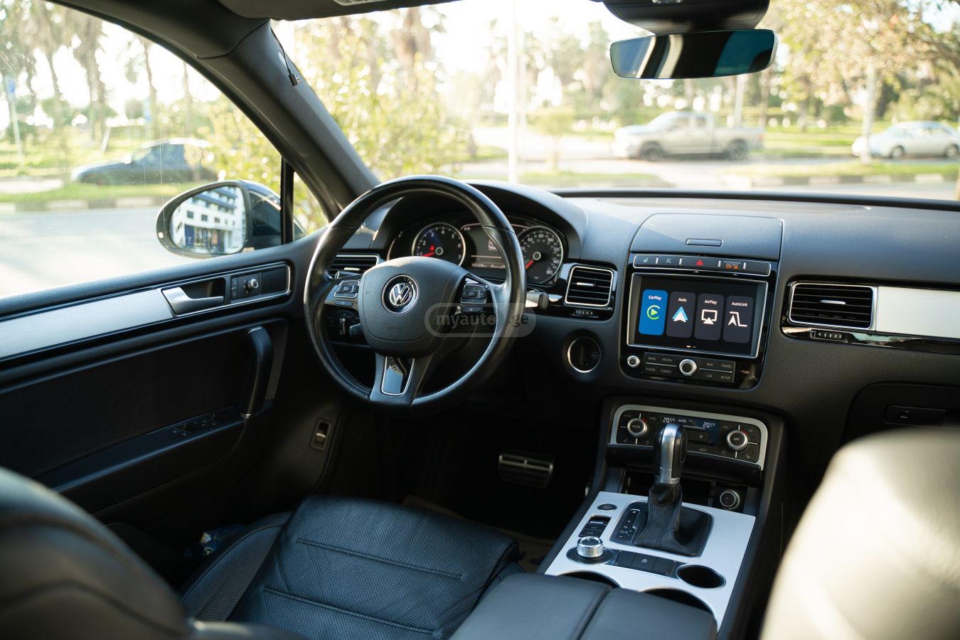 Volkswagen Touareg - фото 13