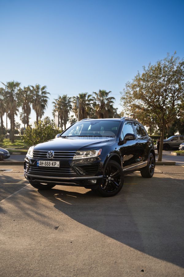 Volkswagen Touareg - фото 2