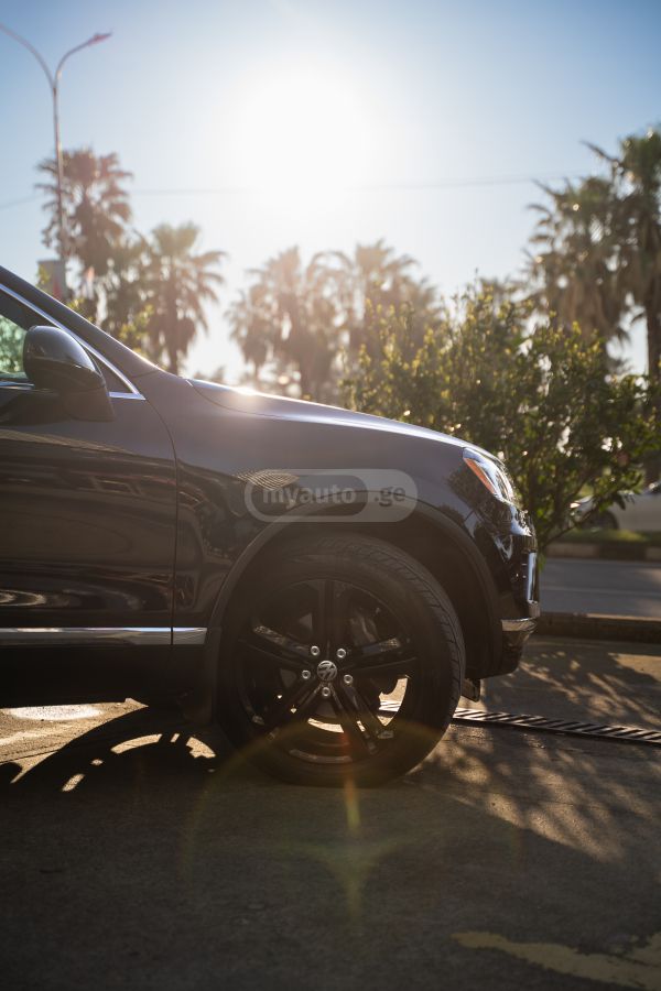 Volkswagen Touareg - фото 3