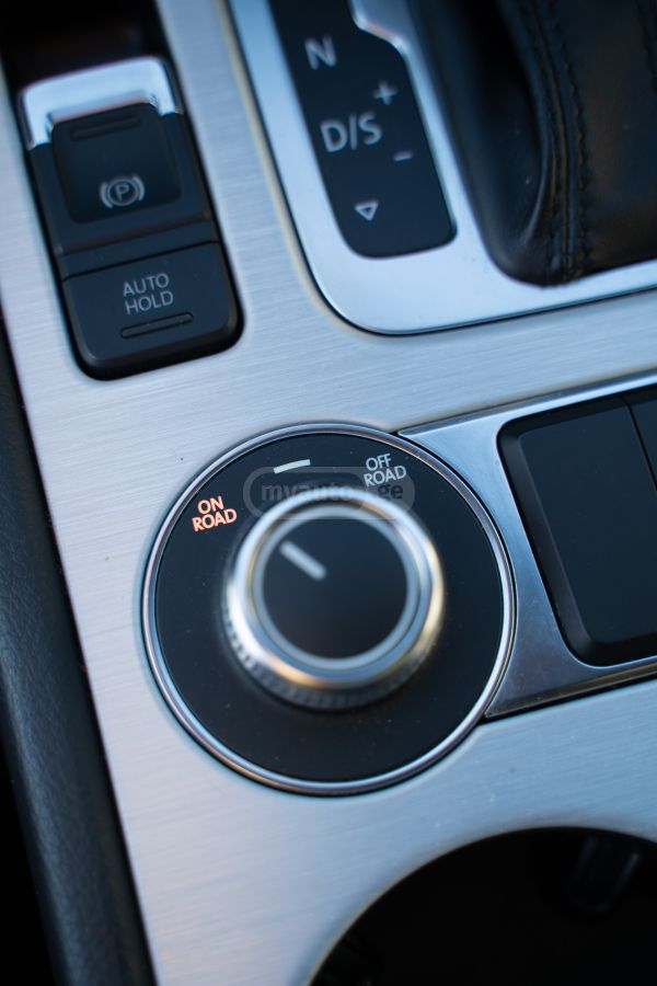 Volkswagen Touareg - фото 8