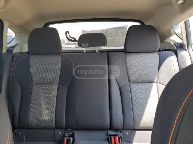 Subaru Base 4dr All-Wheel Drive CVT — миниатюра 10