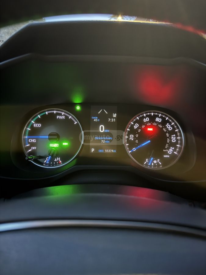 Toyota SE 4dr All-Wheel Drive CVT — миниатюра 11