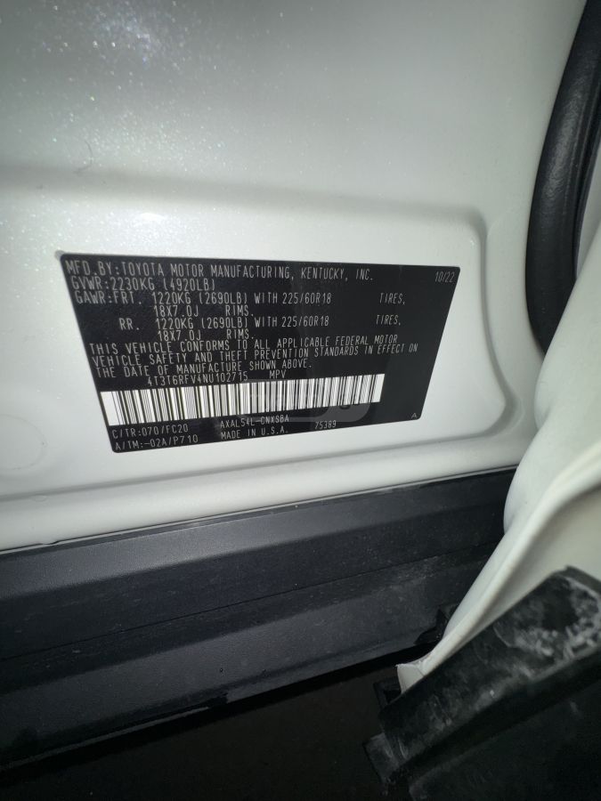 Toyota SE 4dr All-Wheel Drive CVT — миниатюра 12