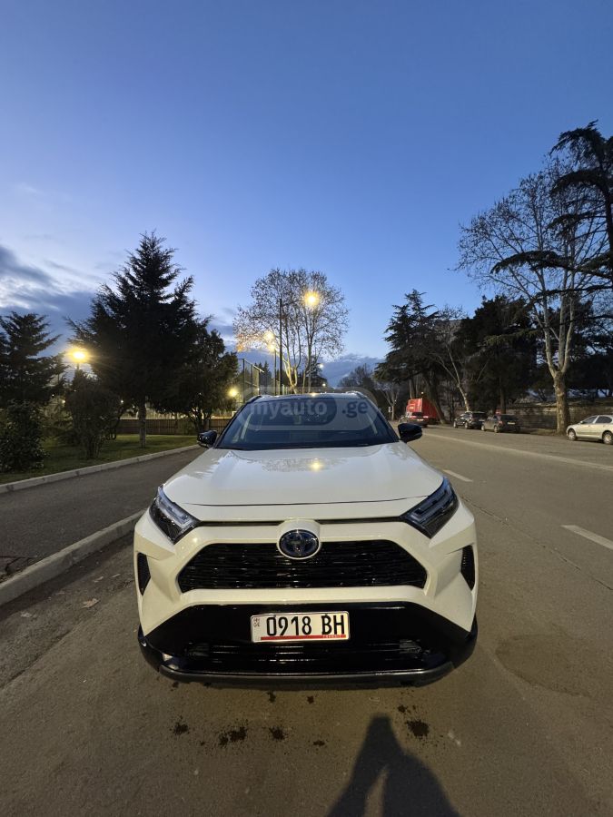 Toyota SE 4dr All-Wheel Drive CVT — миниатюра 3