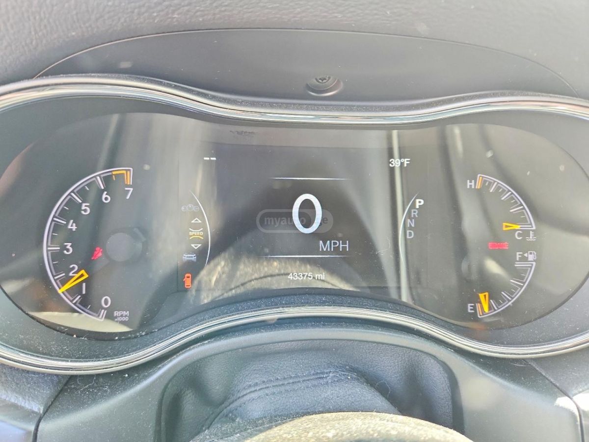 Jeep Grand Cherokee - фото 9