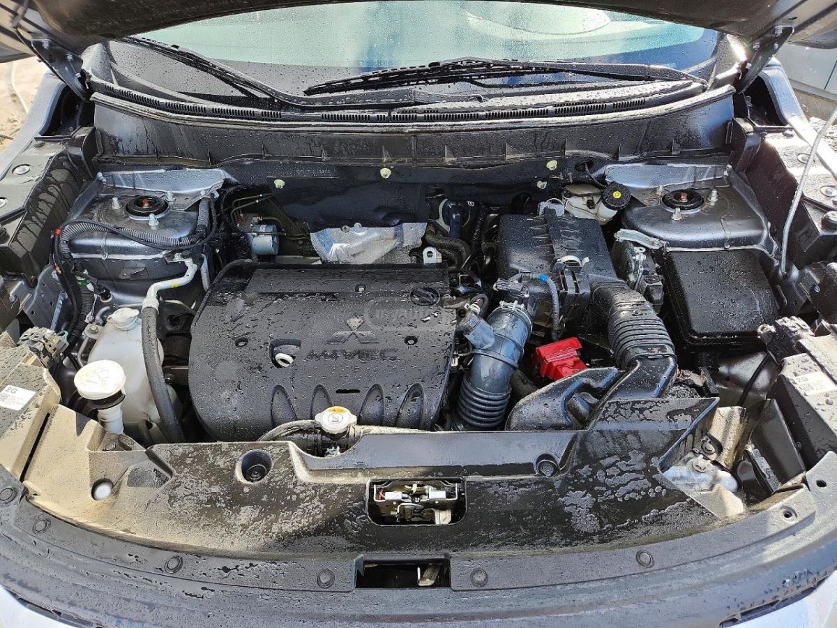 Mitsubishi Sport SE — миниатюра 10