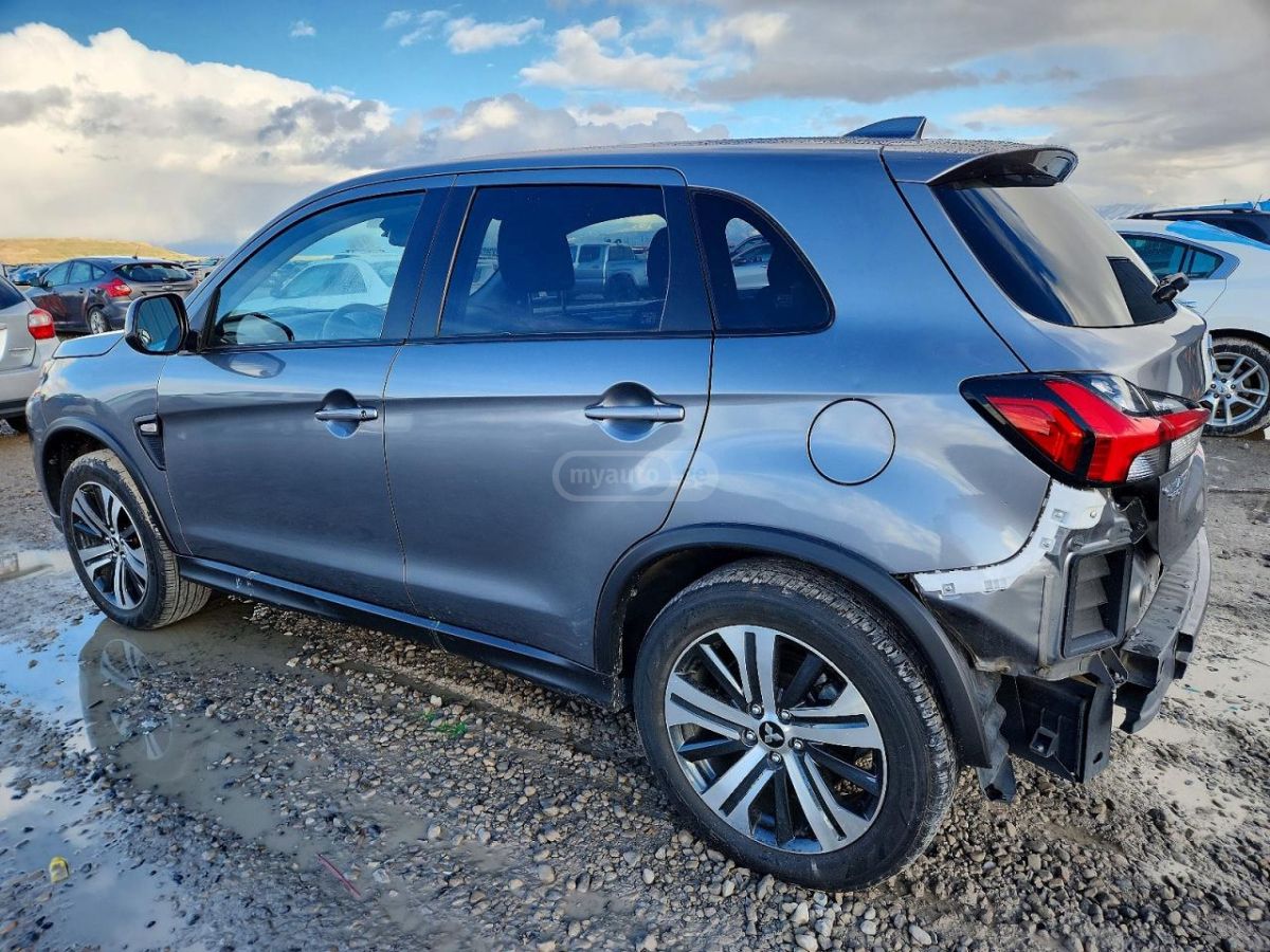 Mitsubishi Sport SE — миниатюра 2