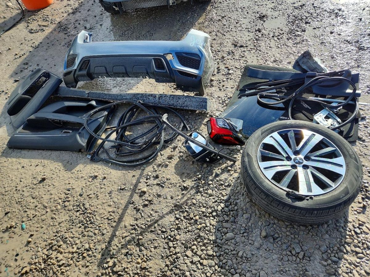 Mitsubishi Sport SE — миниатюра 3