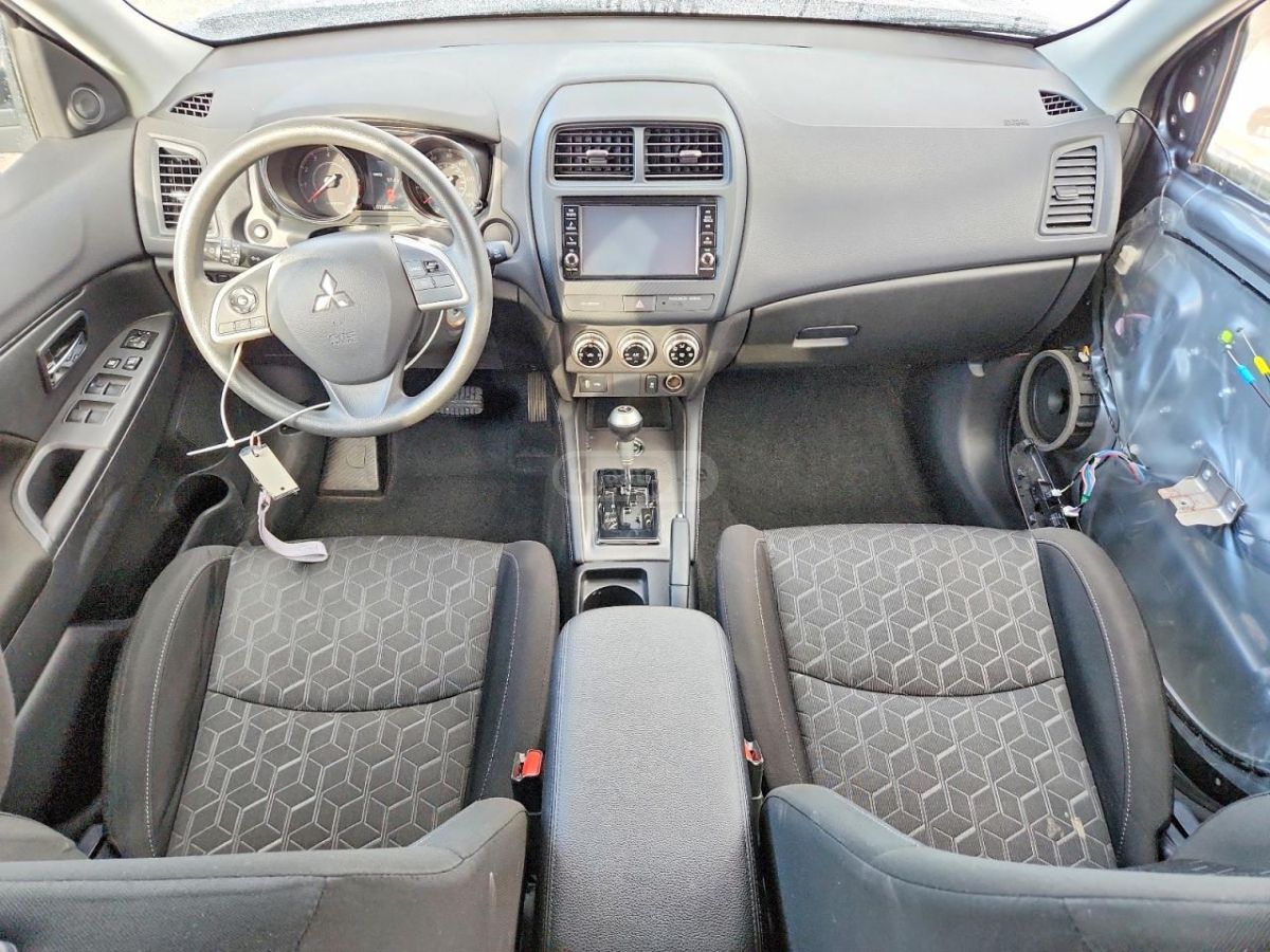 Mitsubishi Sport SE — миниатюра 7