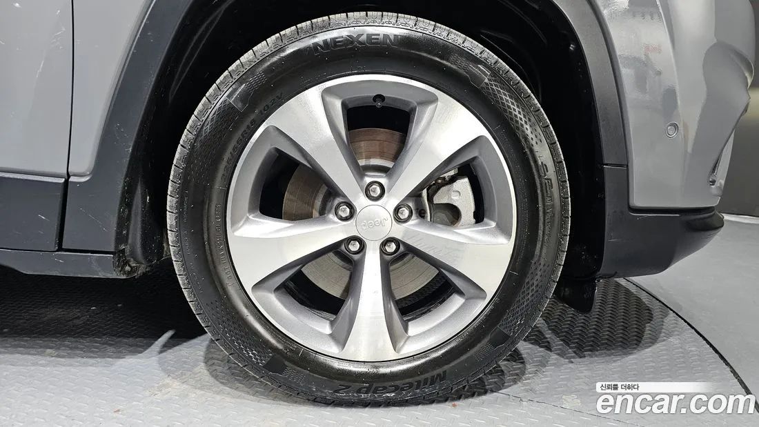 Jeep Cherokee - фото 5