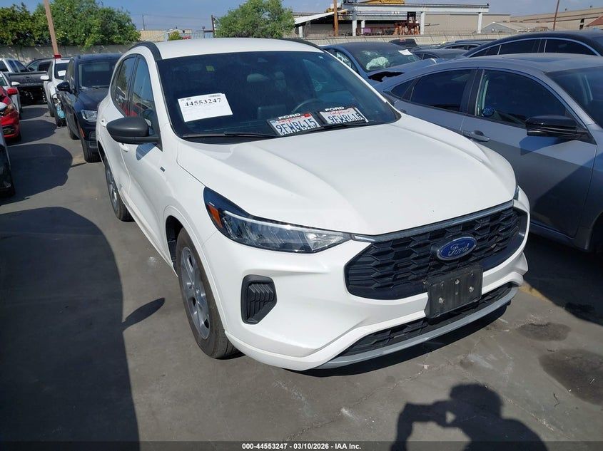 Ford Escape 2023 — миниатюра 1