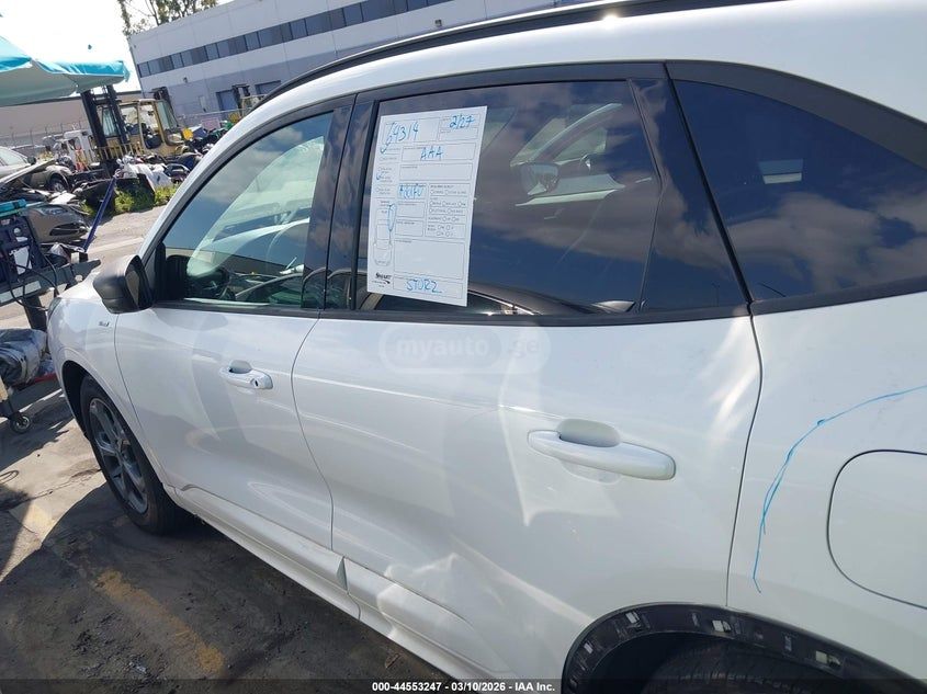 Ford Escape 2023 — миниатюра 14