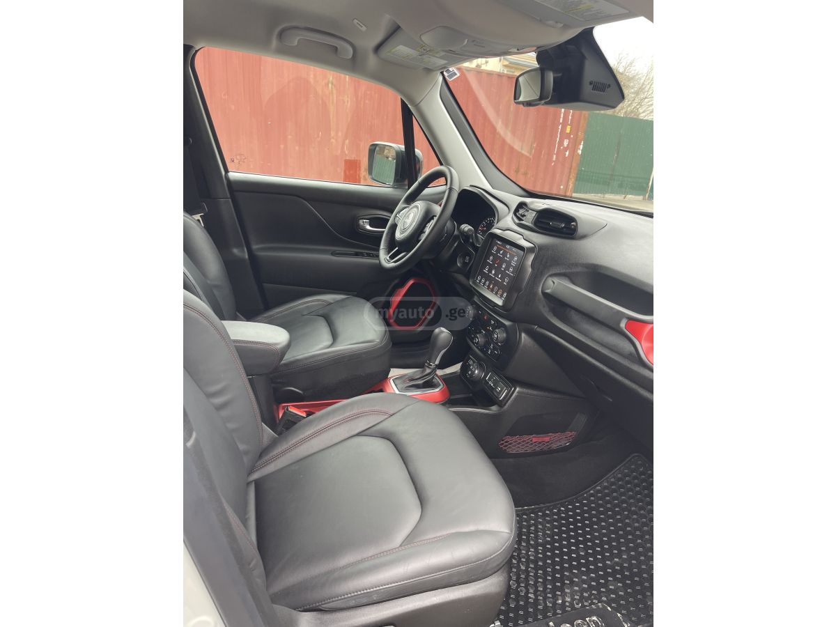 Jeep Renegade - фото 5