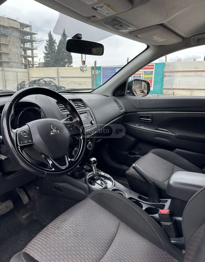 Mitsubishi Outlander Sport - фото 9