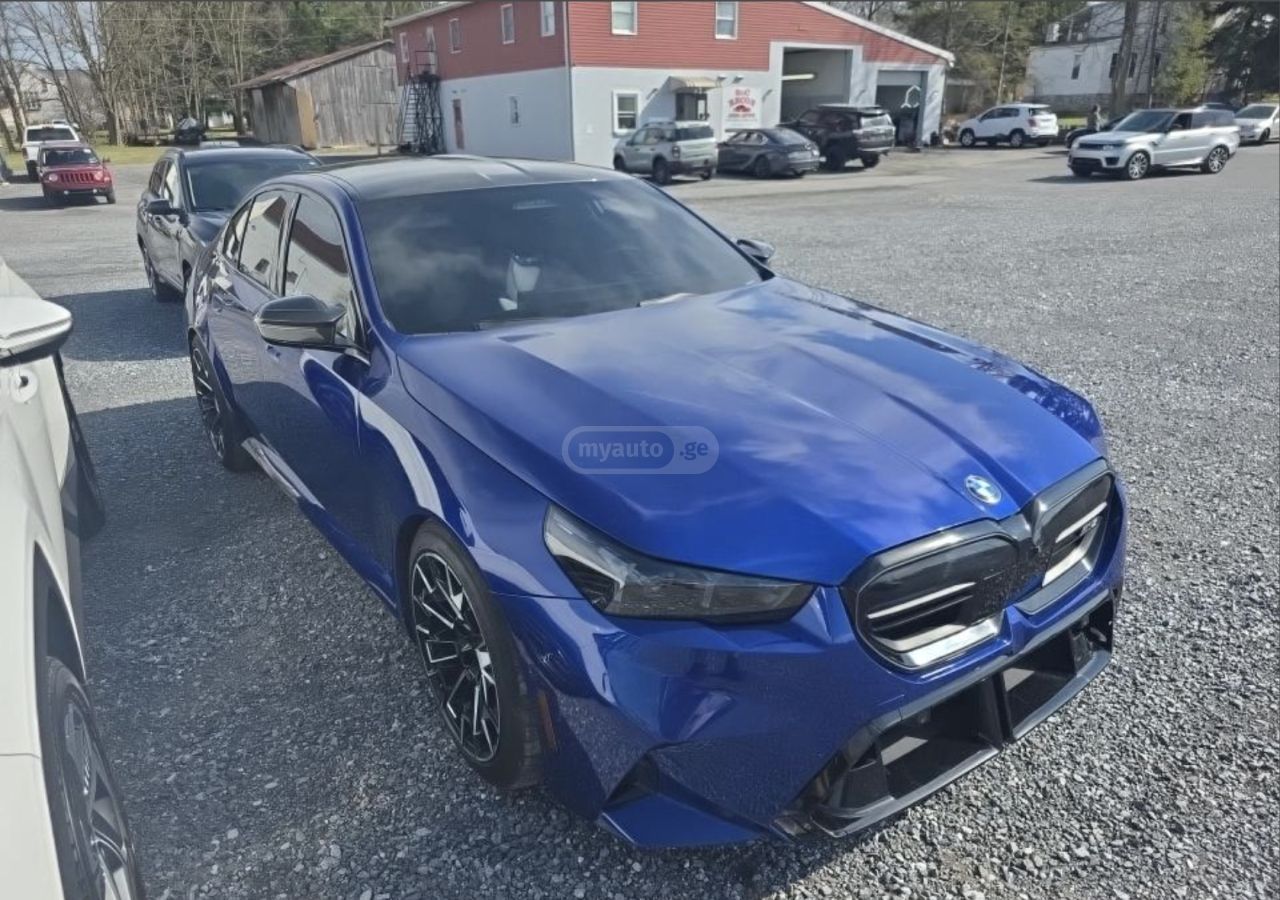 BMW  — миниатюра 3