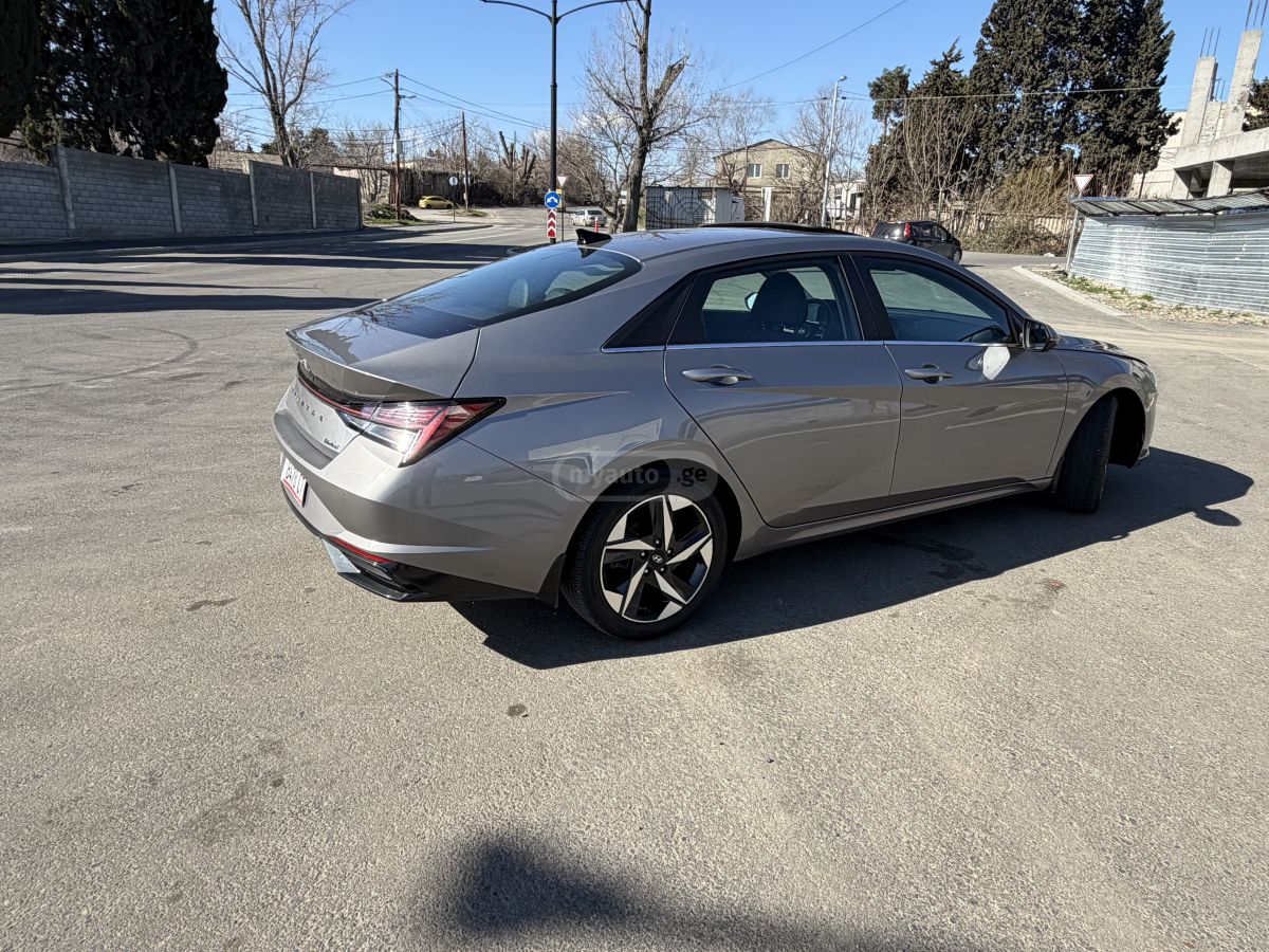 Hyundai Limited 4dr Sedan — миниатюра 4