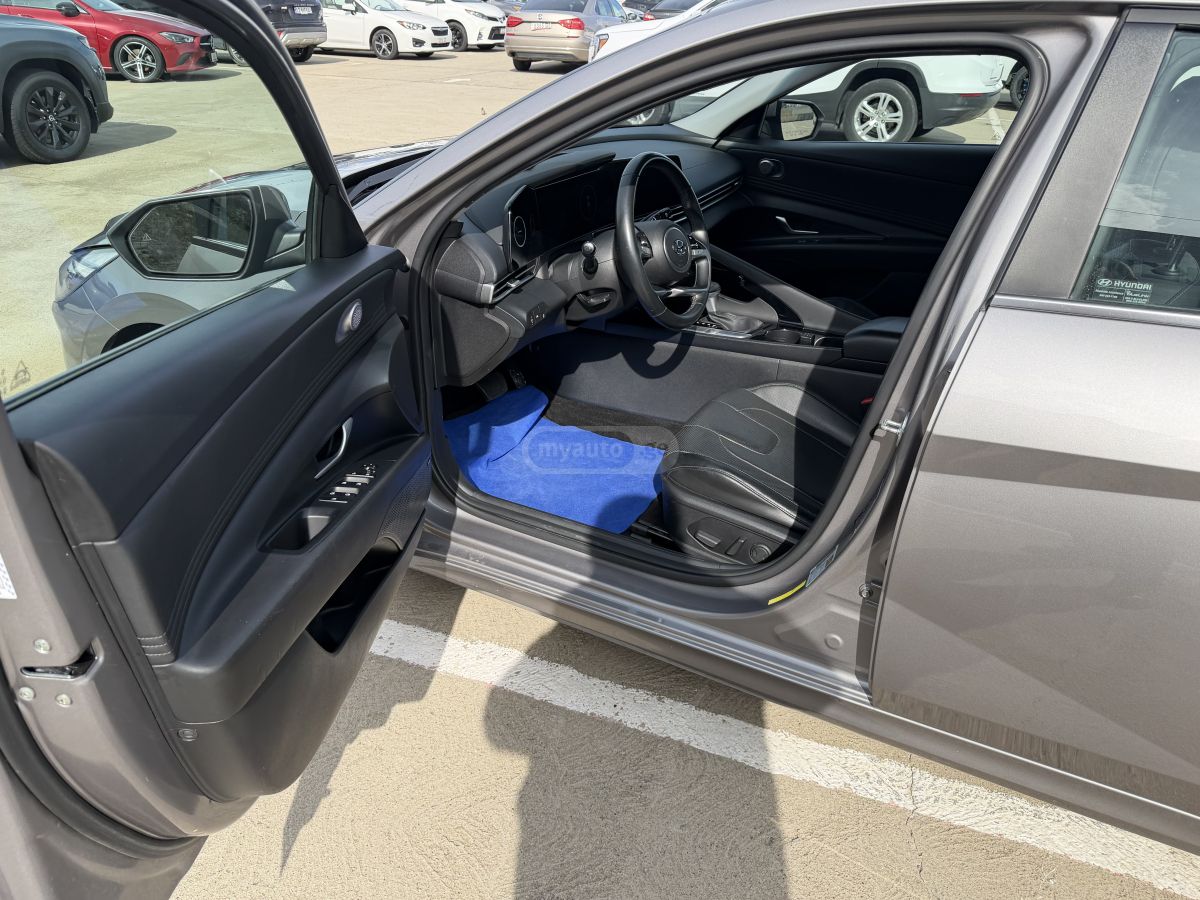 Hyundai Limited 4dr Sedan — миниатюра 9