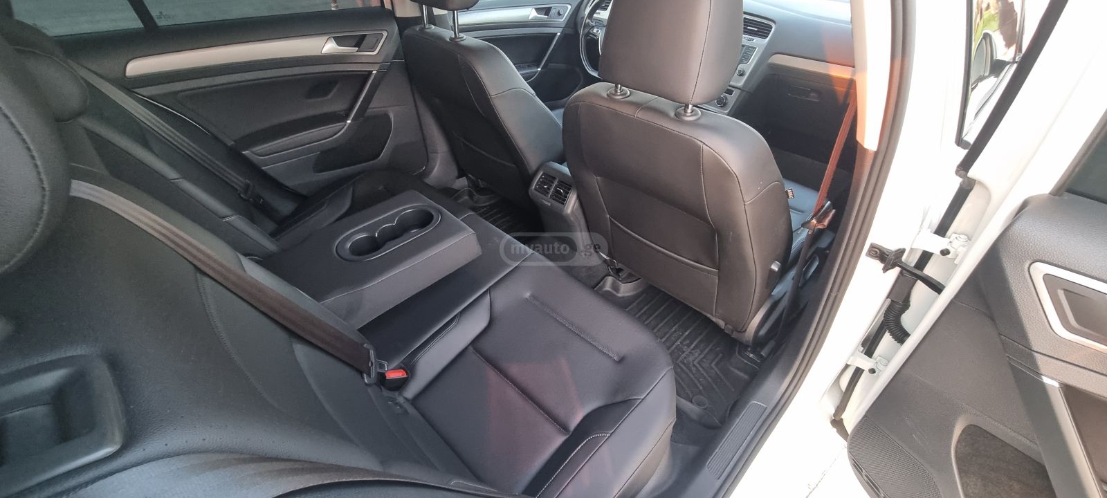 Volkswagen Golf - фото 10