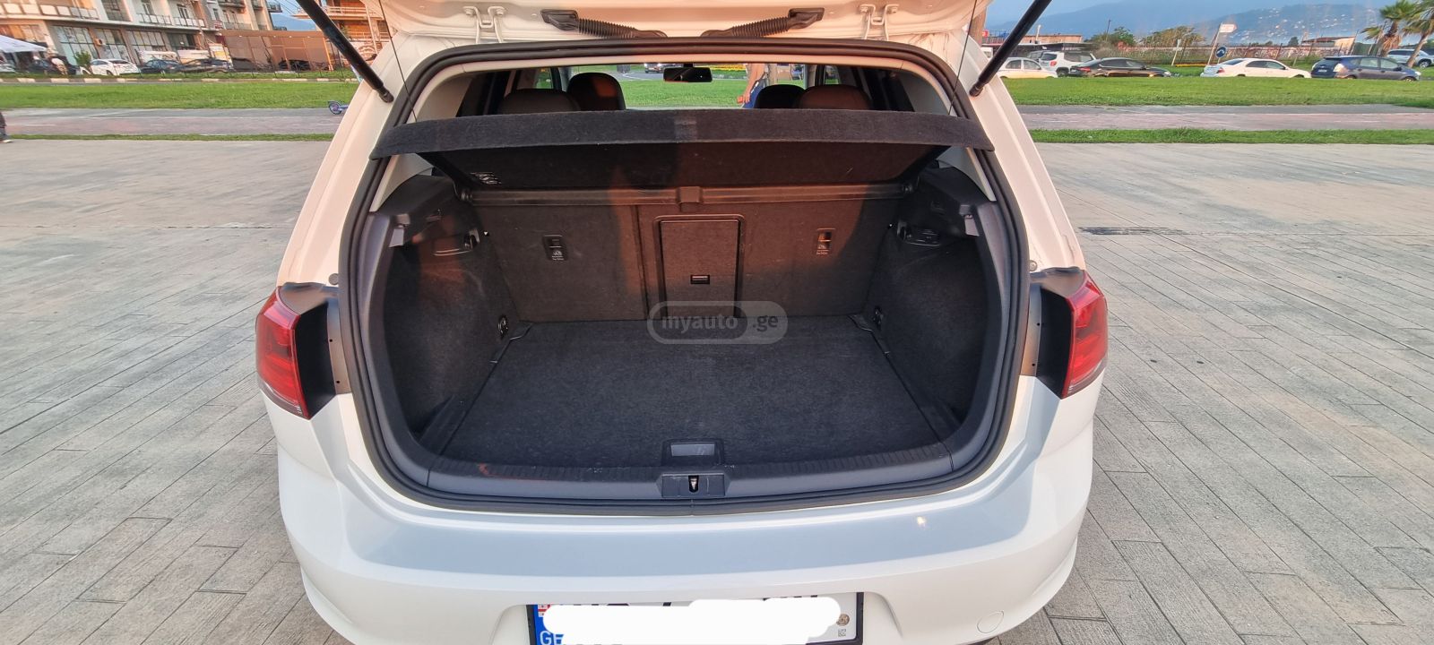 Volkswagen Golf - фото 11