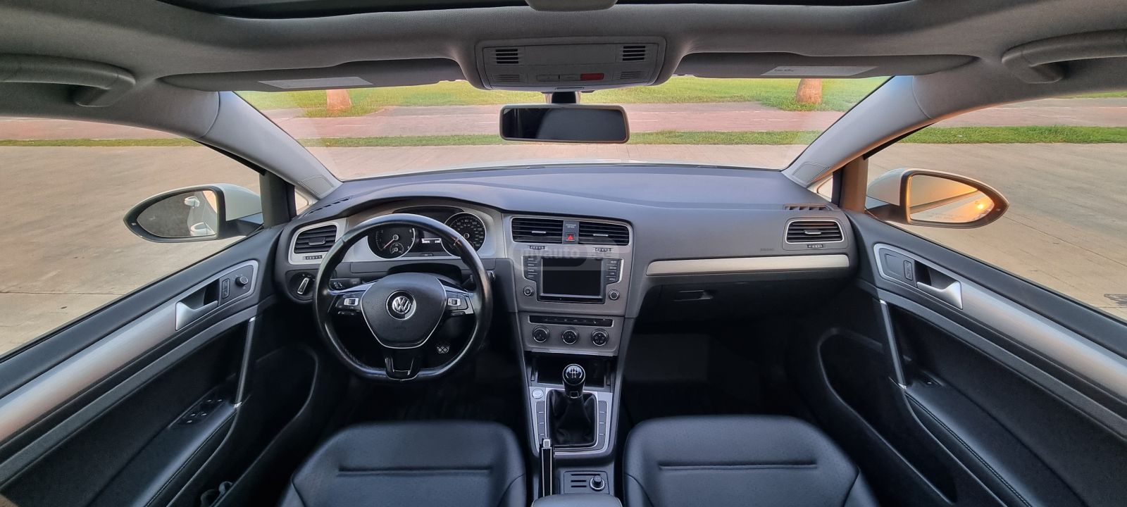 Volkswagen Golf - фото 12