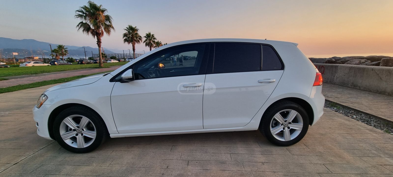 Volkswagen Golf - фото 13