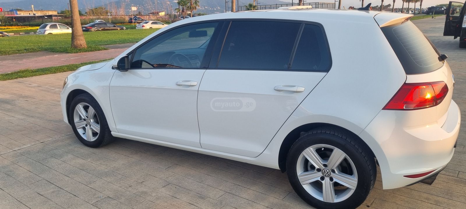 Volkswagen Golf - фото 5