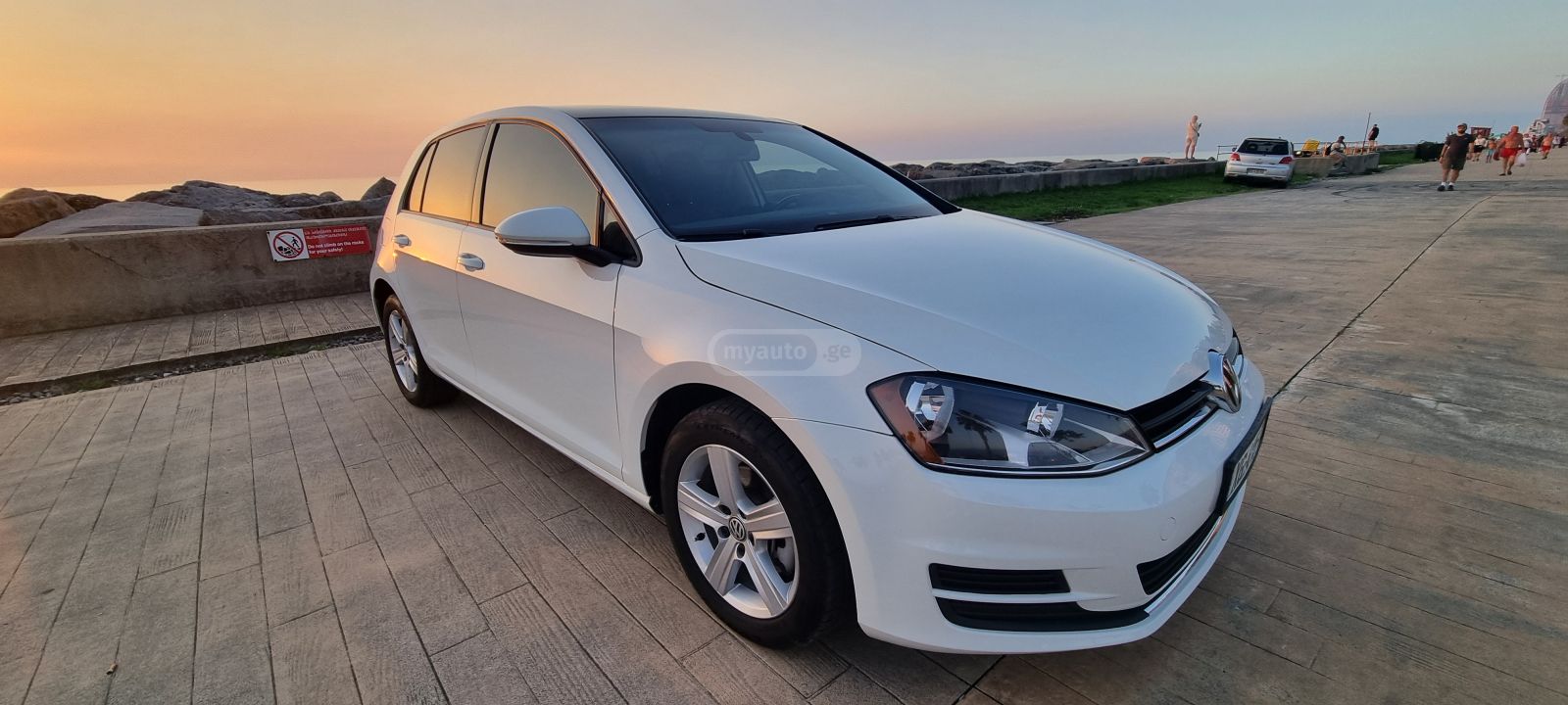 Volkswagen Golf - фото 8