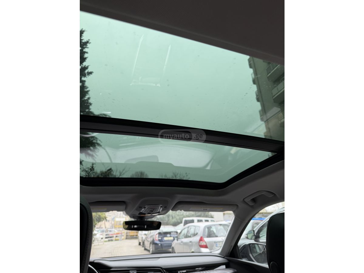 Audi E-Tron - фото 9