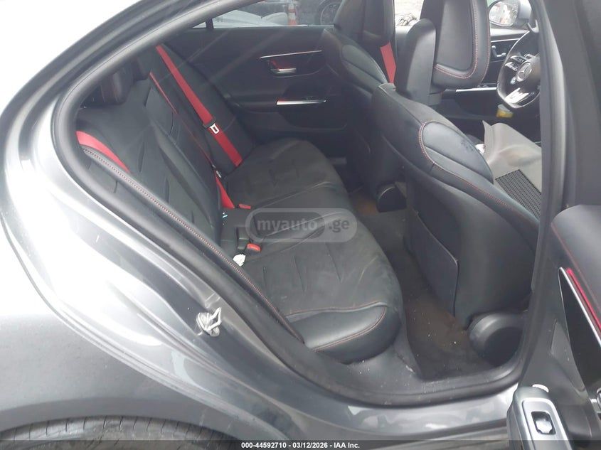 Mercedes-Benz C 43 AMG 2024 — миниатюра 8