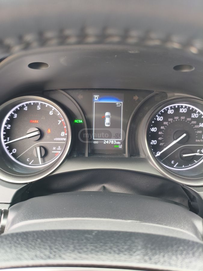 Toyota Camry - фото 3