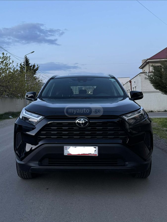 Toyota RAV 4 - фото 1